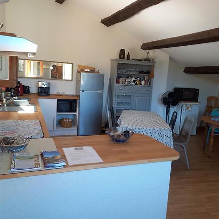 Hotel La Tour de l'Ange à Hérépian Extérieur photo