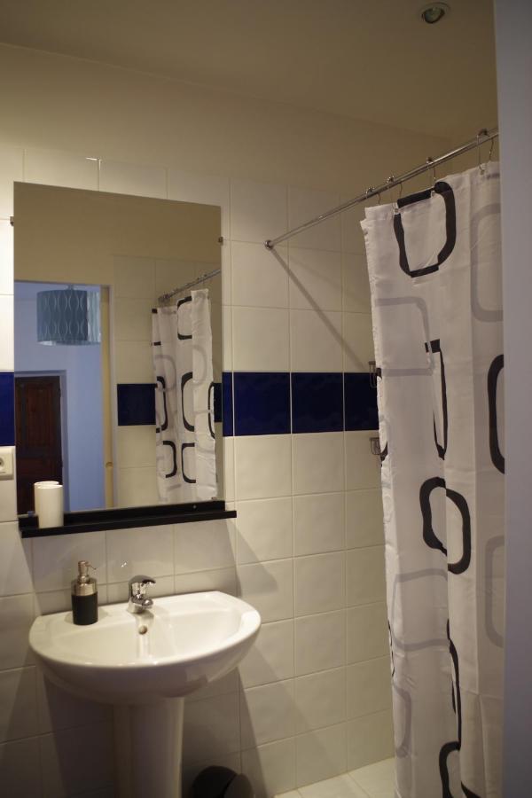 Hotel La Tour de l'Ange à Hérépian Extérieur photo